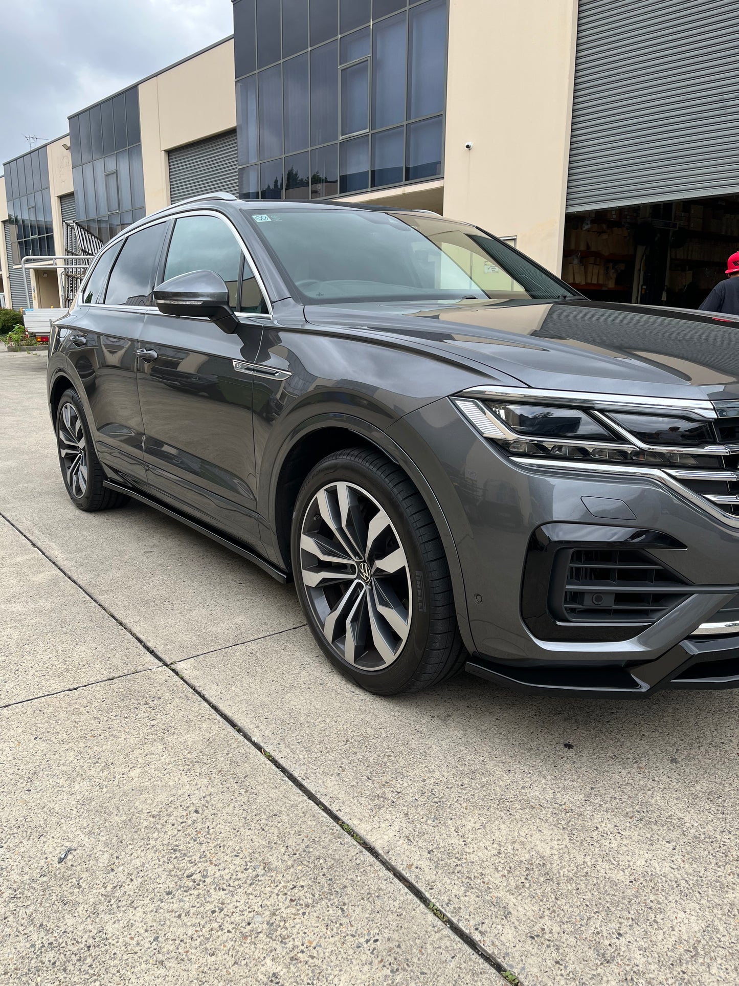 Side Skirts VW Touareg Mk3 R-Line 2018+