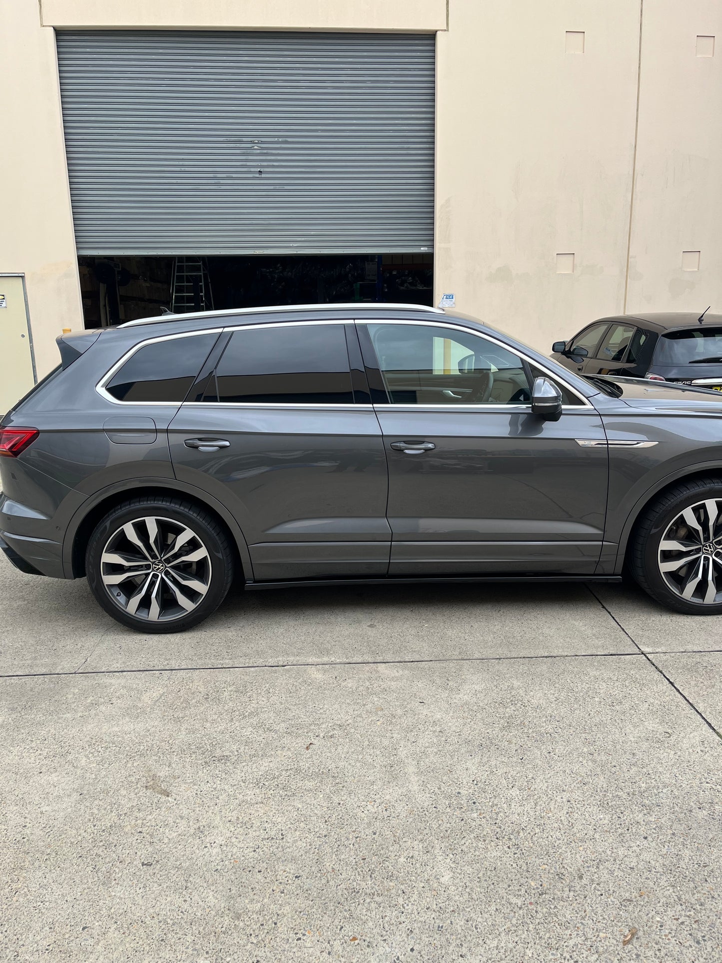 Side Skirts VW Touareg Mk3 R-Line 2018+