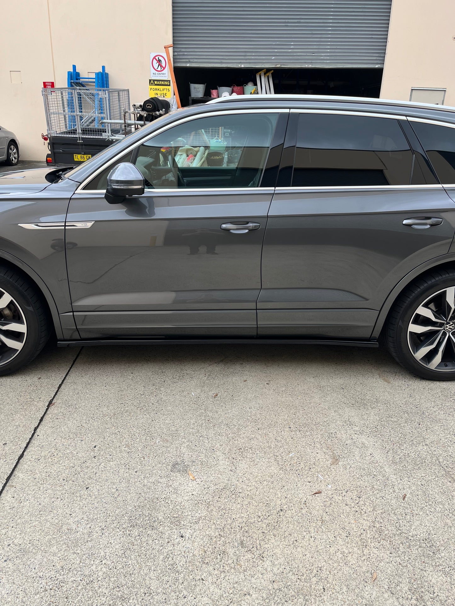 Side Skirts VW Touareg Mk3 R-Line 2018+