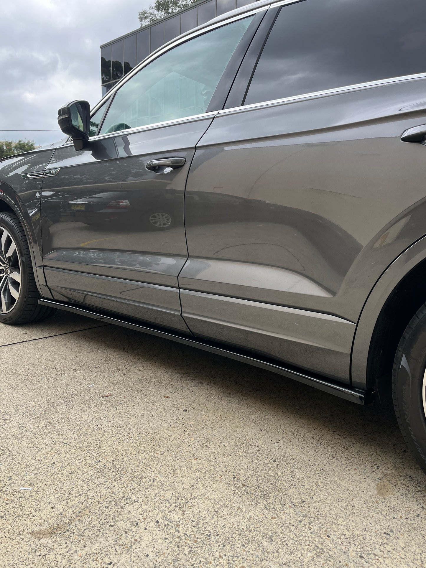 Side Skirts VW Touareg Mk3 R-Line 2018+