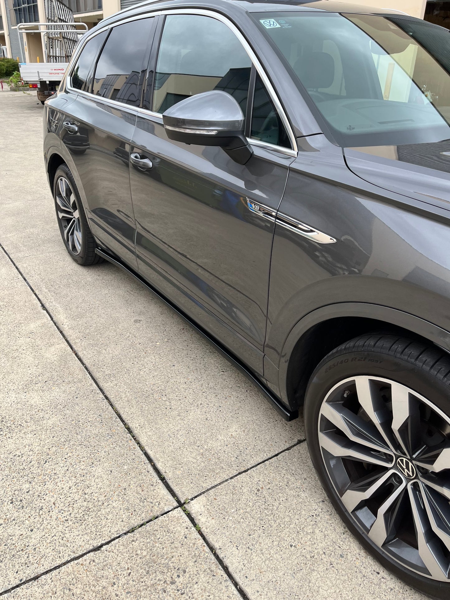 Side Skirts VW Touareg Mk3 R-Line 2018+