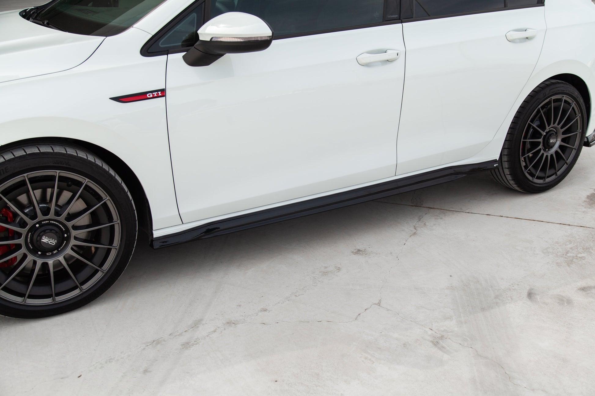 Side Skirts VW Golf Mk 8 GTI / GTI Clupsport / GTD / R-Line 2020+ Verison 2